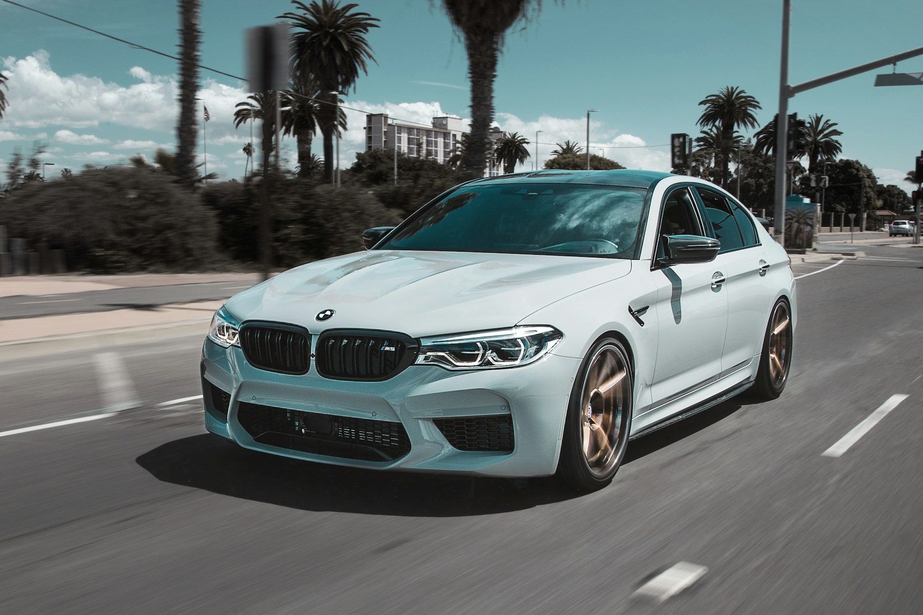 خودروی BMW لوکس تابان خودرو
